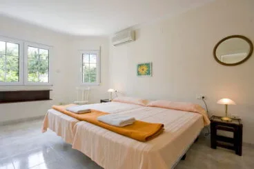 Habitación principal con aire Quality-Rent-a-Villa