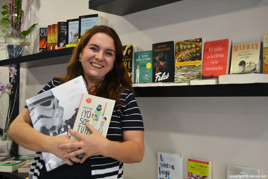 Nube de Magallanes, el rincón literario que te invita a olvidarte de la prisa 1 Isabel Ferrando - propietaria de Nube de Magallanes