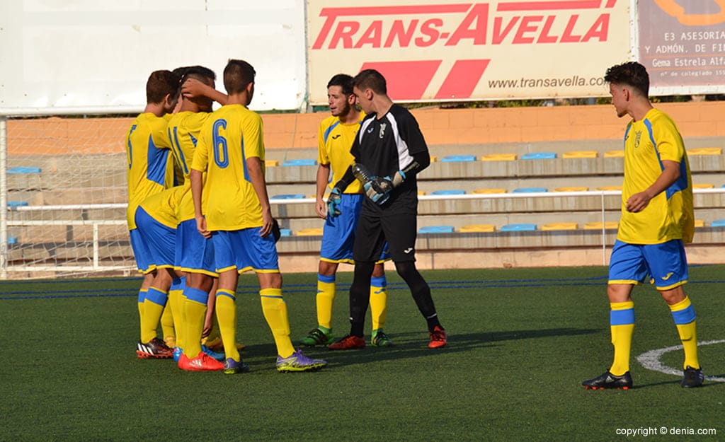 El CD Dénia Juvenil A se sitúa entre los mejores al ganar al Levante UD (0-1) 1 Jugadores del juvenil del CD Dénia