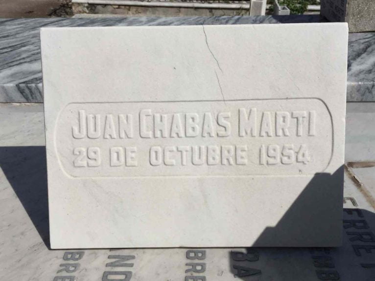 Pierre tombale de Joan Chabàs au cimetière de La Havane