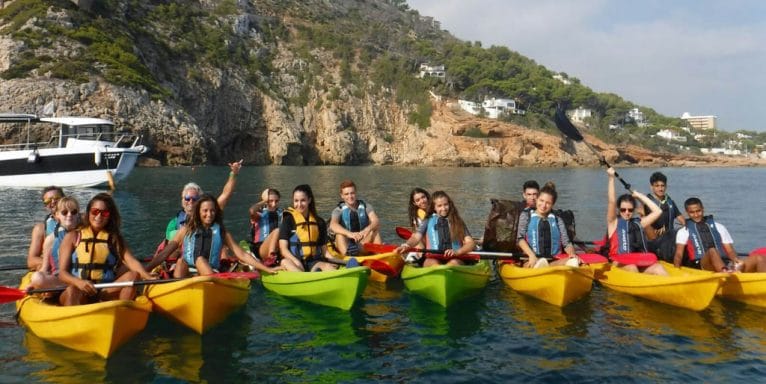 Limpieza marina a bordo de kayaks