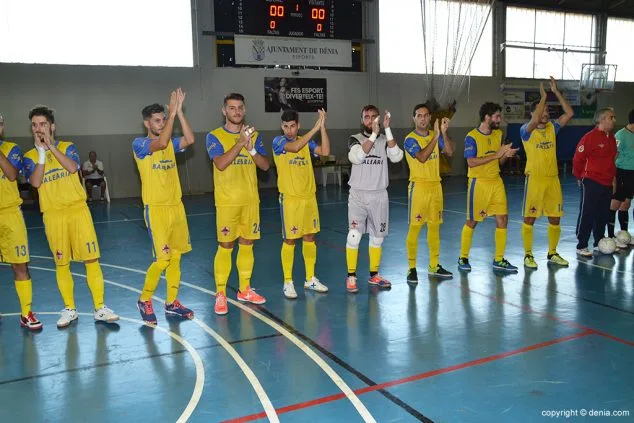 El Dénia Futsal sentenció al Pinatar FS en una gran segunda parte (5-1) 6 los dianenses saludando a su aficion