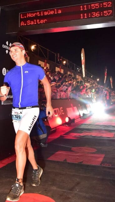 Luis Hortigüela entrando en meta