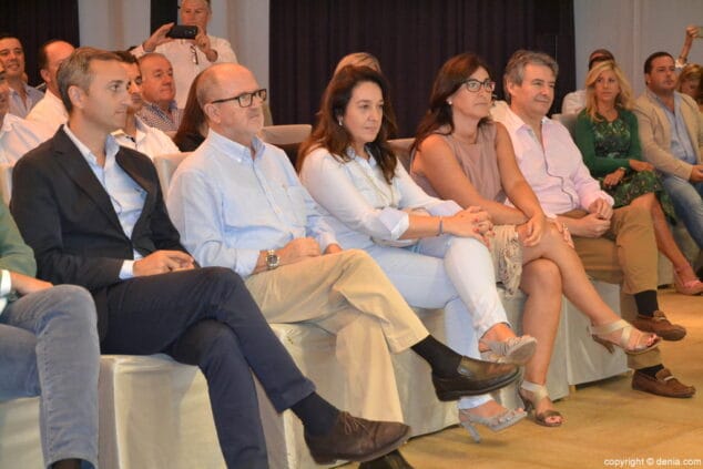 maria mut en la reunion del pp regional