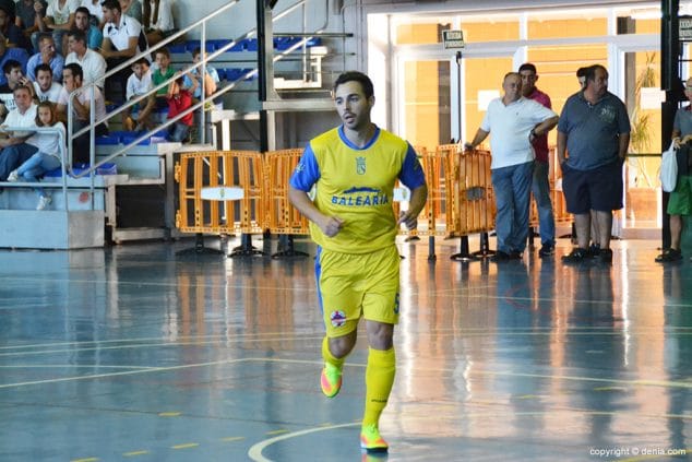 mika en su debut en denia