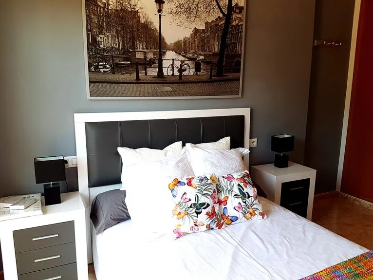 Moderno dormitorio Inmobiliria Adal