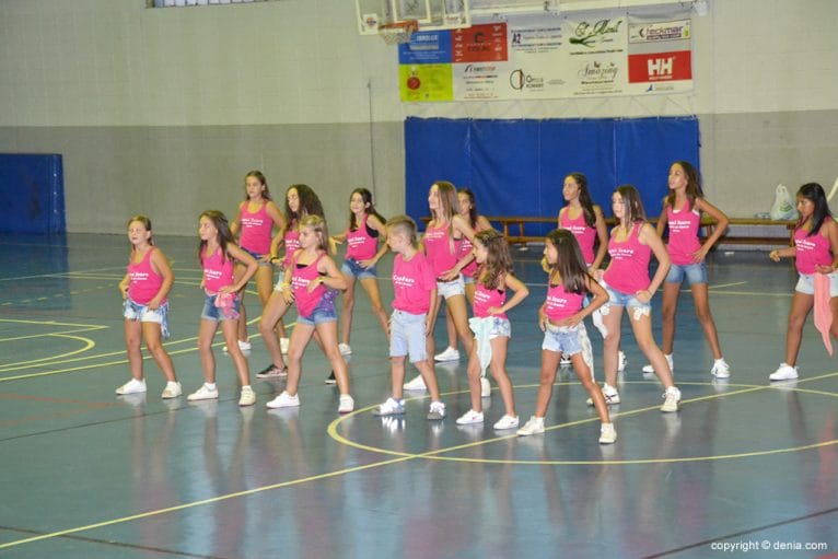 Niñas de a Academía de Cuqui Ivars