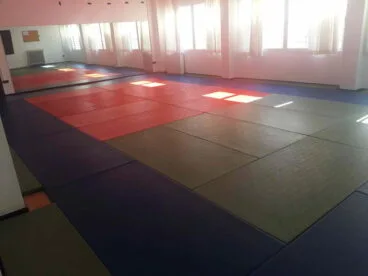 Nuevo pavimento aula Llunàtics