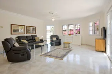Sala de estar Quality Rent a Villa