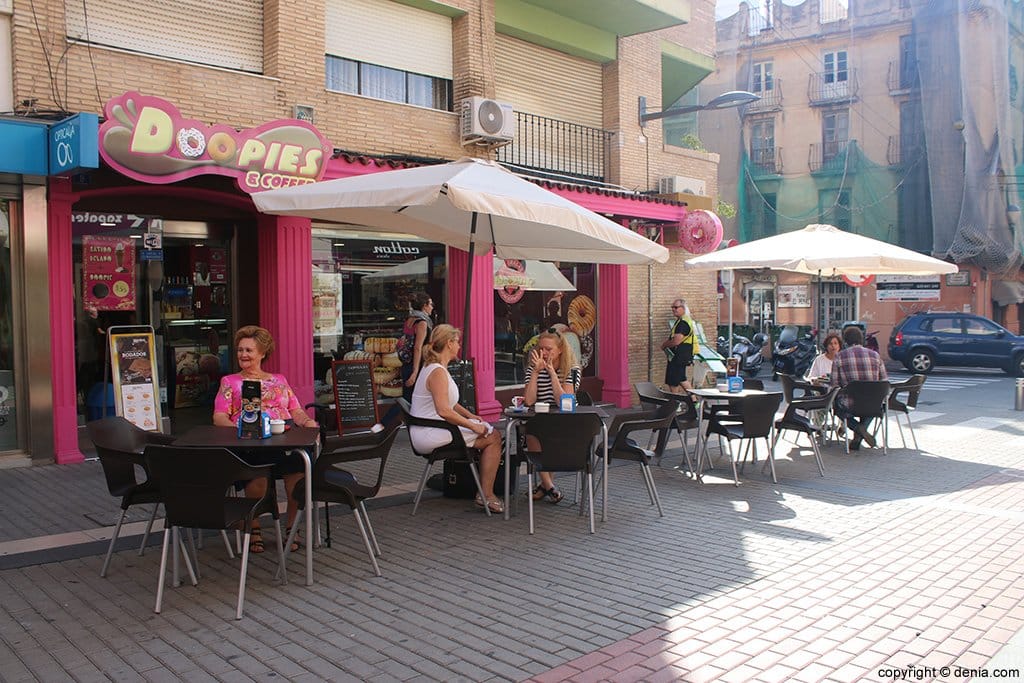 terraza doopies coffee denia