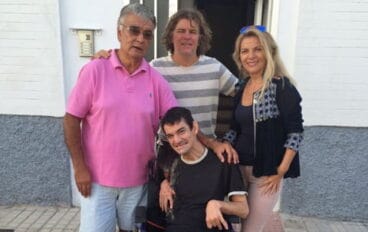 Visita de los rotarios a casa de Pascual