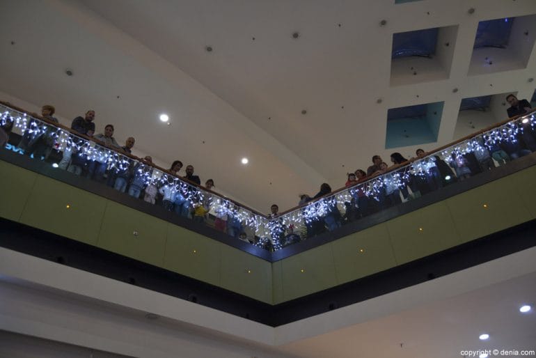 Iluminación Navideña en Portal de la Marina - Espectadores