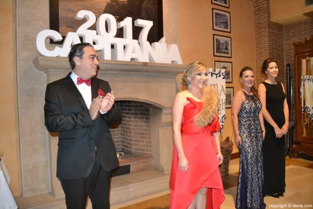 La filà Amazigh se viste de gala para presentar a su capitana, Mº José López Abellán 5 04 presentacion capitania mora 2017 cargos