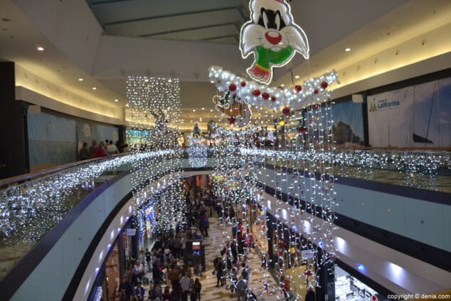 07 iluminacion navidena en portal de la marina gato silvestre