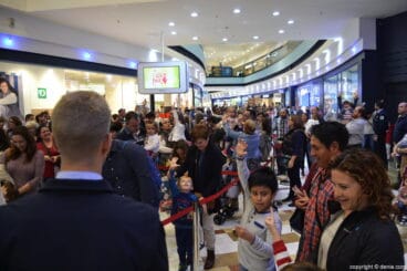 Visita de la Patrulla Canina al Centro Comercial Portal de la Marina – Niños esperando