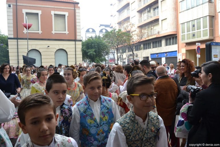Presentación infantil Falla Oeste 2017 - Llegada de la comisión