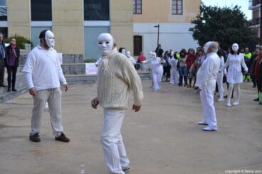 Acto del Día Internacional Contra la Violencia de Género – actores de la performance