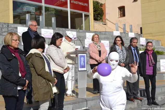 14 acto del dia internacional contra la violencia de genero lectura en la performance