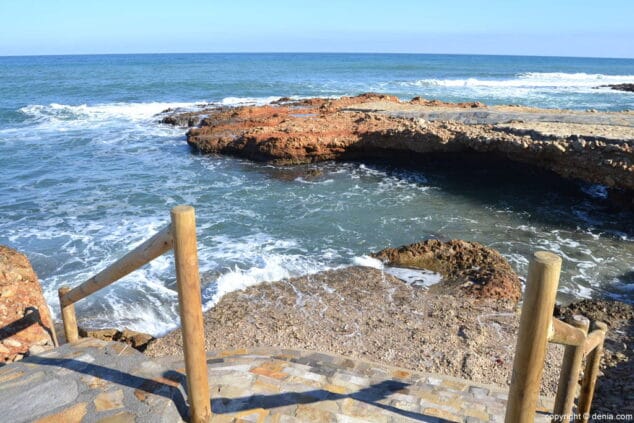 Los versos de María Ibars acompañan nuestros pasos en Les Rotes 18 16 playa de la punta negra