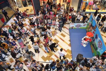 Visita de la Patrulla Canina al Centro Comercial Portal de la Marina – Colas para ver a Chase y Marshall