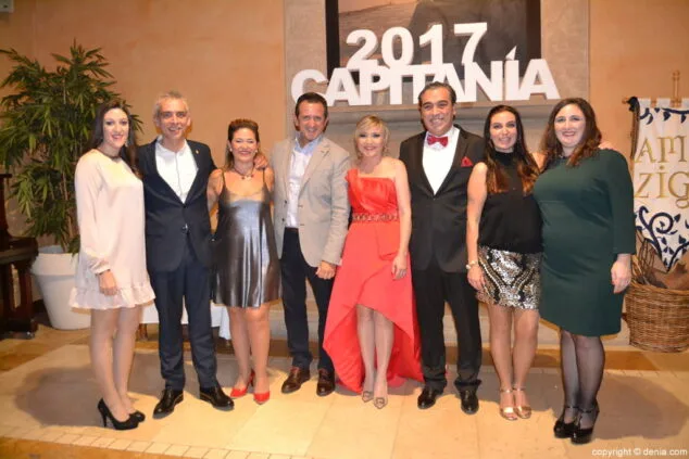 La filà Amazigh se viste de gala para presentar a su capitana, Mº José López Abellán 20 20 presentacion capitania mora 2017 con la federacio de moros i cristians de denia