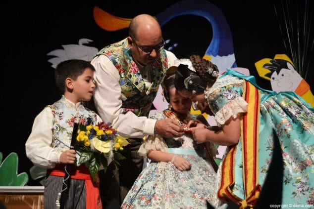 32 presentacion infantil falla oeste 2017 ayudando a mar