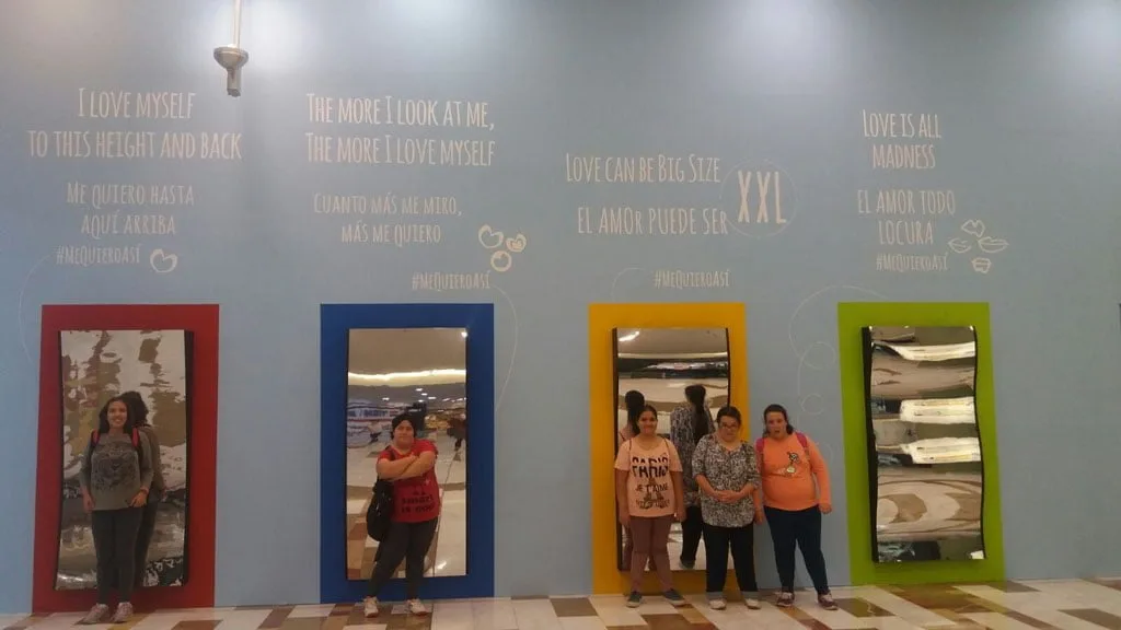 El Raquel Payà adquiere nuevo material gracias a la donación de Portal de la Marina 3 Alumnos del Raquel Payà en Portal de la Marina