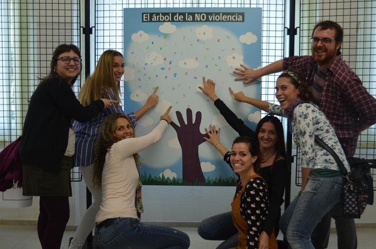 La UNED de Dénia "planta" un árbol contra la violencia de género 1 Árbol de la no violencia en la UNED de Dénia