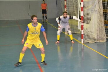 Curro y César atentos a la pelota