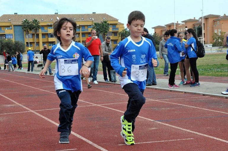 Dos atletas del CA Baleària Dianium durante la carrera