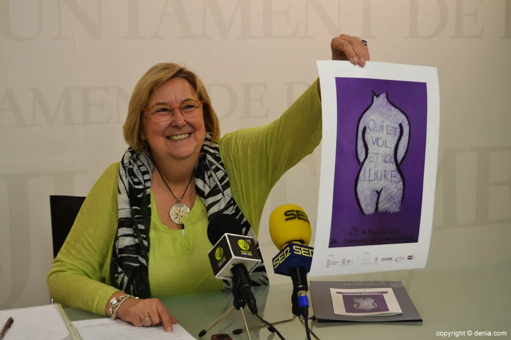 Elisabet Cardona presenta la programación del Día Contra la Violencia de Género 2016