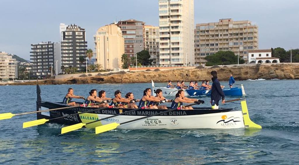 Equipo de veteranas del Club Rem Marina de Dénia