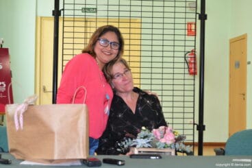 Jessica Romero y Teresa Rawlinson