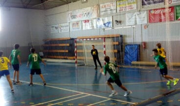 Los infantiles del Garbi Dénia durante un partido