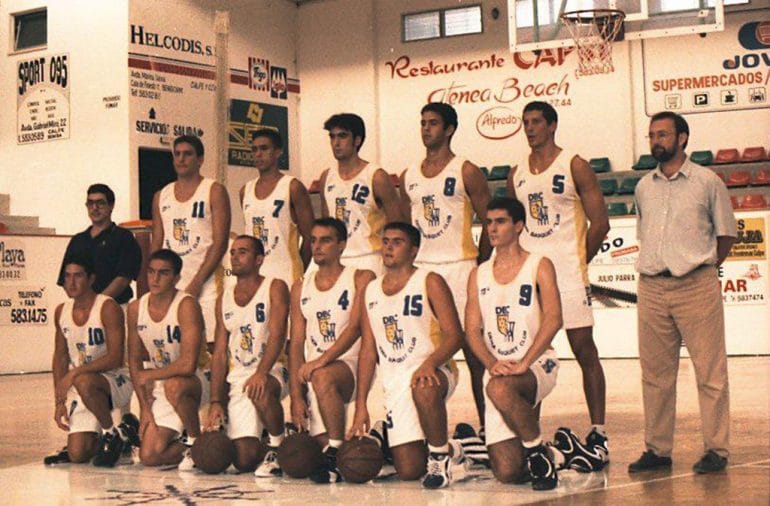 Manolo Viciano con el Dénia Básquet en la temporada 1998-99
