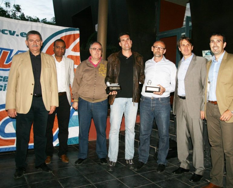 Manolo Viciano homenajeado por la Federación de Baloncesto de la Comunidad Valenciana