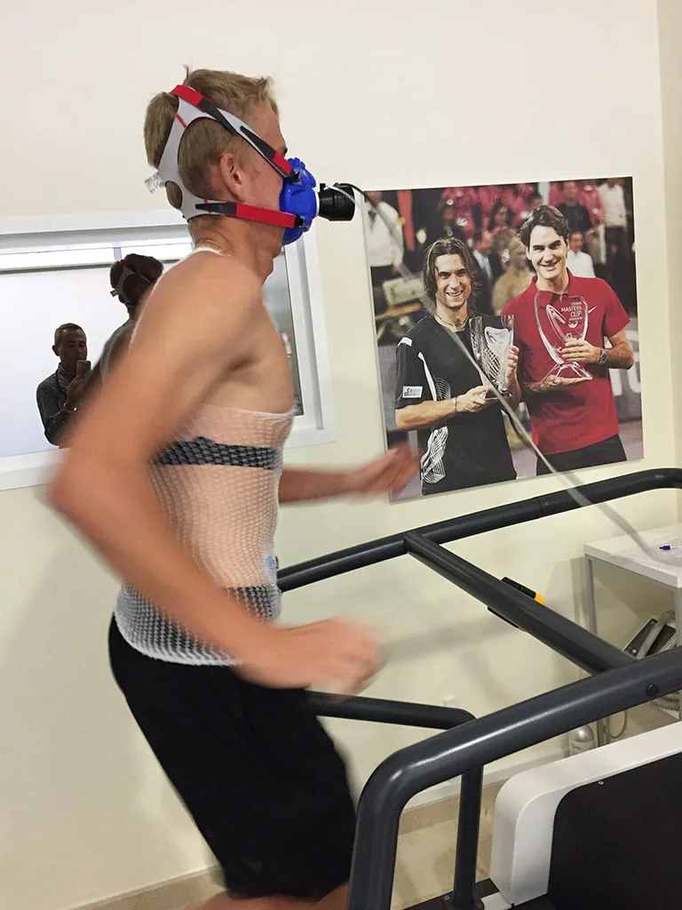 Nicola Kuhn en REMA
