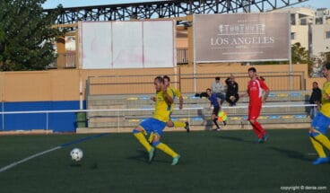 panucci intentado llegar a un balon