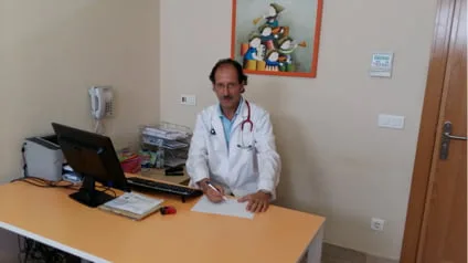 El Dr. Bernaldez, pediatra de HLA San Carlos, advierte sobre el estrés y la ansiedad en niños 1 Pediatra San Carlos