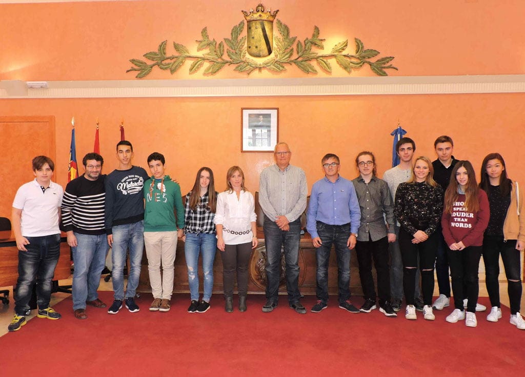 Doce alumnos del María Ibars representan a España en un encuentro de jóvenes en Polonia 1 Recepción a alumnos participantes en el encuentro europeo