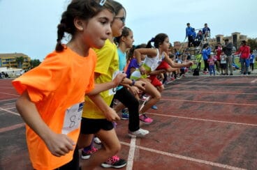 Salida de una carrera de niñas