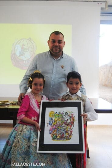 Sergio Gómez con los cargos infantiles