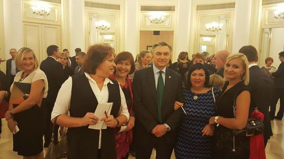 La ETC participa en un encuentro en la embajada rusa en Madrid 2 Svetlana Kaurtnova con el embajador ruso en Madrid