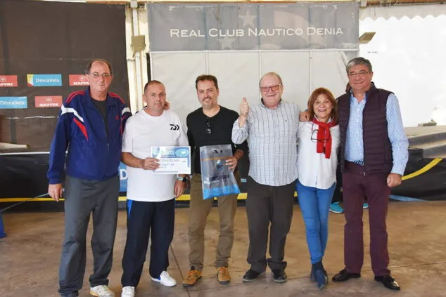Toni Sarch fue el vencedor del concurso de pesca 'Sepiamor 2016' 5 toni sarch vencedor del concurso de pesca sepiamor 2016
