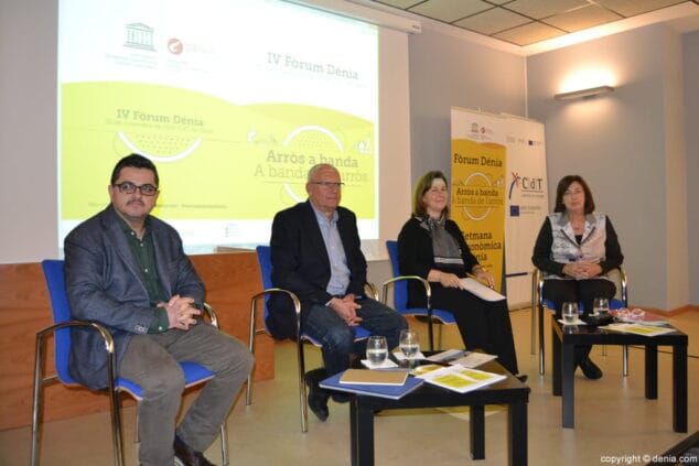 La implicación de la comarca en el proyecto de Ciudad Creativa de la Gastronomía protagoniza el foro del Arròs a banda 4 02 iv forum arros a banda denia explicacion del proyecto ciudad creativa de la gastronomia