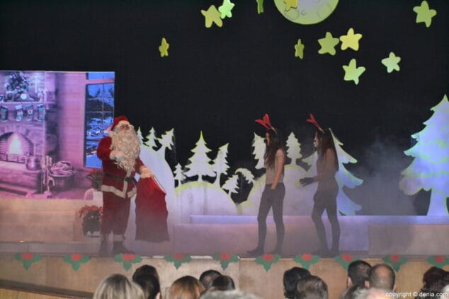 02 presentacion infantil les roques 2017 papa noel y los renos