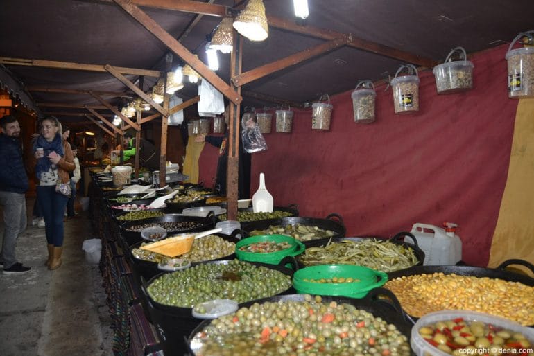 Mercado Medieval Dénia 2016 - Venta de aceitunas