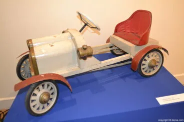 Exposición 20 Años Amics del Joguet Dénia – Coche de Sahuquillo