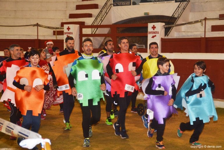 Atletas del CA Baleària Diànium en la plaza de toros