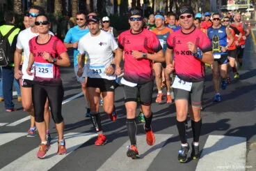 Atletas del CA La Xara durante la carrera